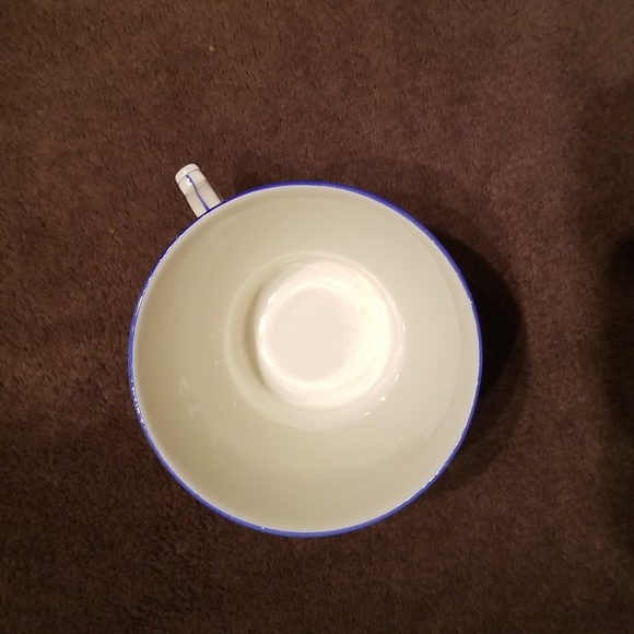 1930s Vintage Royal Albert Art Deco Teacup and Saucer Set - Picture 12 of 17